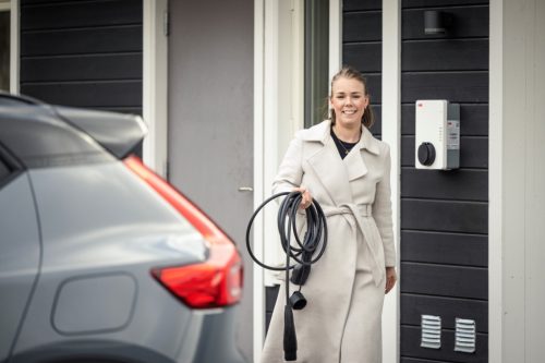 ABB Terra AC W7-G5-R-0 okos töltő, 7 kW, 1 fázis, 5 m kábel, Type2 aljzat, RFID, WiFi, Bluetooth, Ethernet